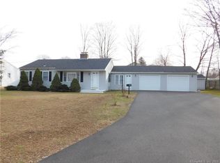 28 Charles St, Meriden, CT 06451