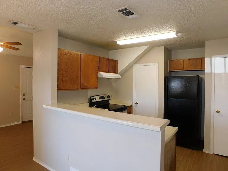 2223 Katy Ln #2223B — Photo 11