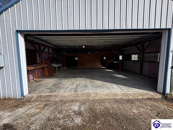 4th image of 2810 Shot Hunt Rd