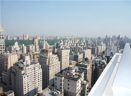 Sold by Warburg | media 14