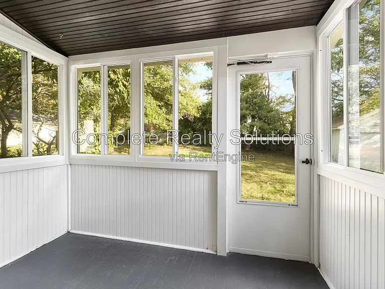 8511 Florence Ave — Photo 34