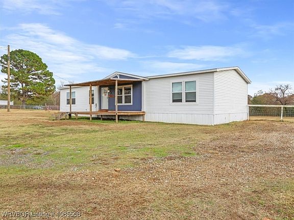 3rd image of 19249 Crossroads