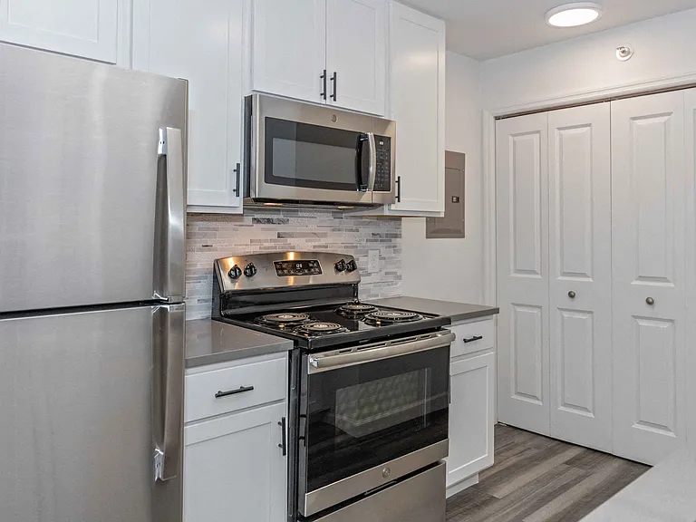 Ivy Hills Living Spaces — Photo 92