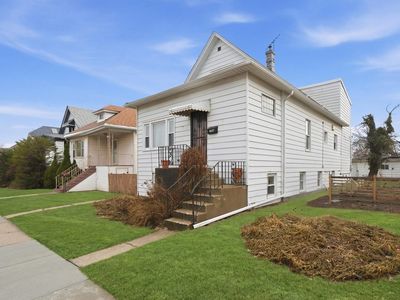 6227 W Addison St, Chicago, IL, 60634