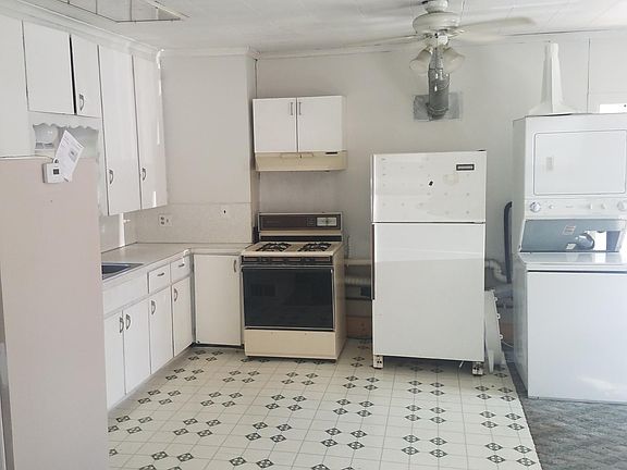 2nd image of 624 Dickinson St SE