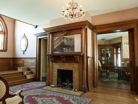 Grand Hall w/dining room 