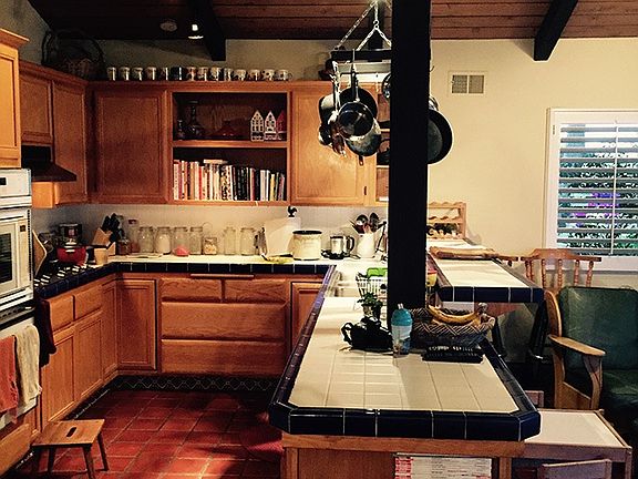 Updated kitchen, gas stove