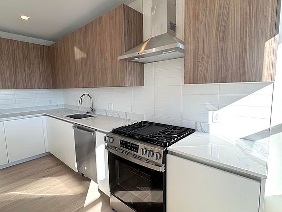 4th image of 488 Quincy Ave #6R