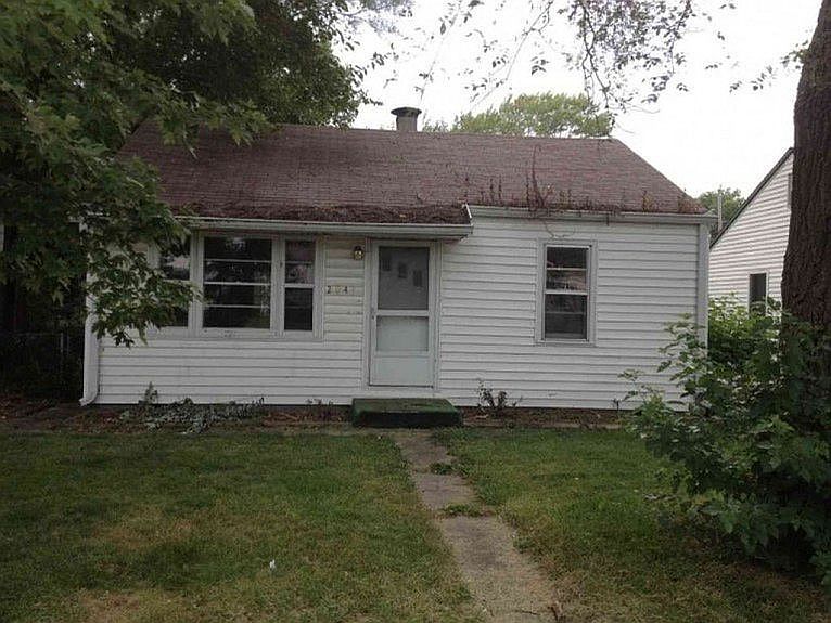 1st image of 2044 N Euclid Ave