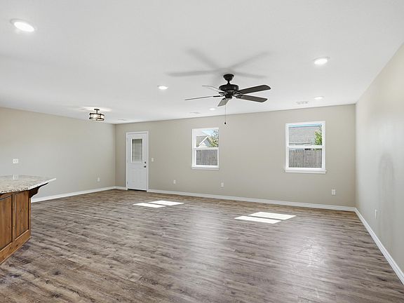 4th image of 13581 Patti Lane