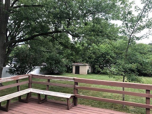 3rd image of 20035 Edge Wood Ct