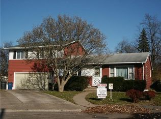 4613 24th Avenue Ct, Moline, IL 61265