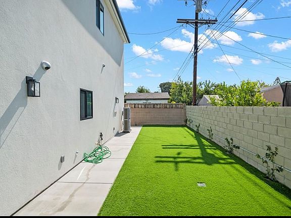 2nd image of 11428 Erwin St