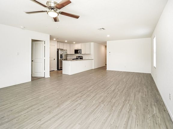 5th image of 13937 Reservoir Dr