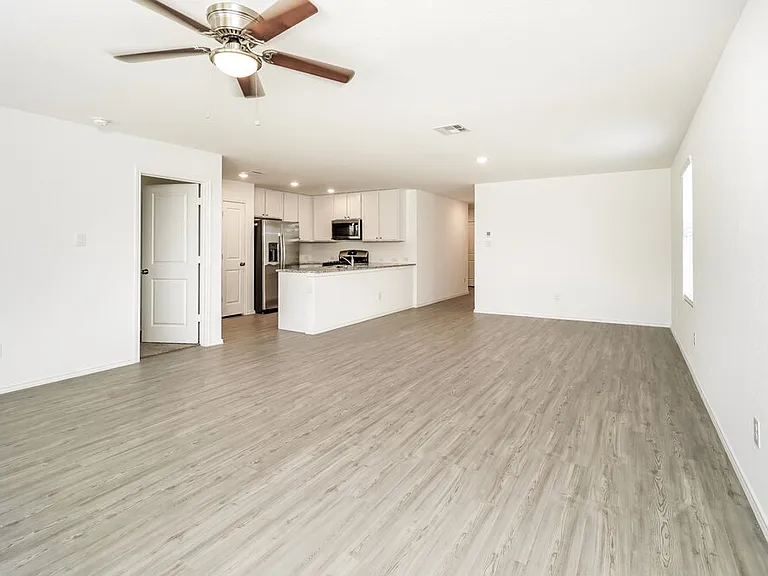 13937 Reservoir Dr — Photo 5