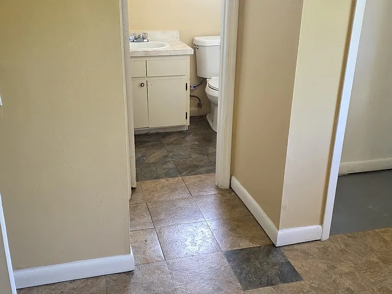 503 Washington Blvd NE — Photo 7