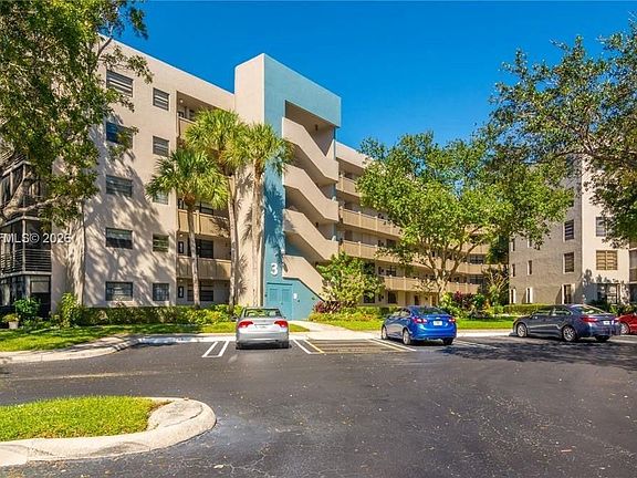 2nd image of 1100 Colony Point Cir APT 105