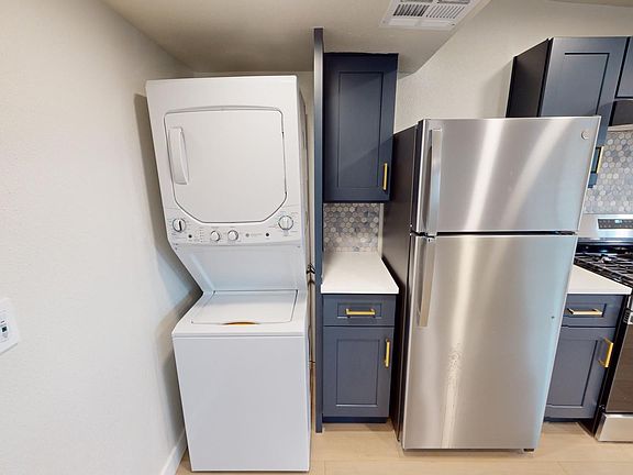 5th image of 1013 E Amelia Ave APT 7