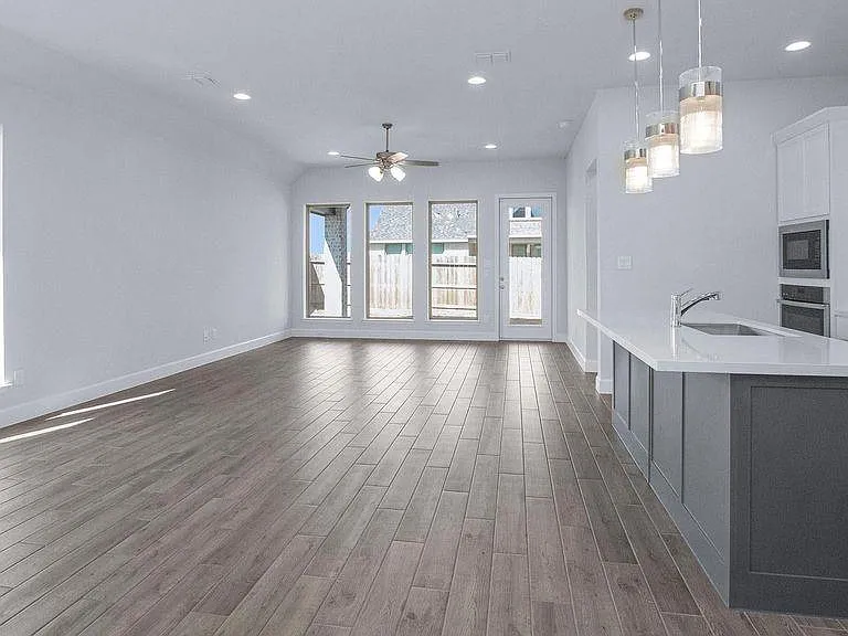 42624 Mystery Ln — Photo 3