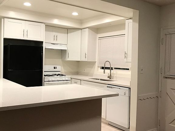 5th image of 1451 Manhattan Beach Blvd APT D