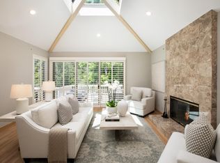 660 Manresa Ln, Los Altos, CA 94022