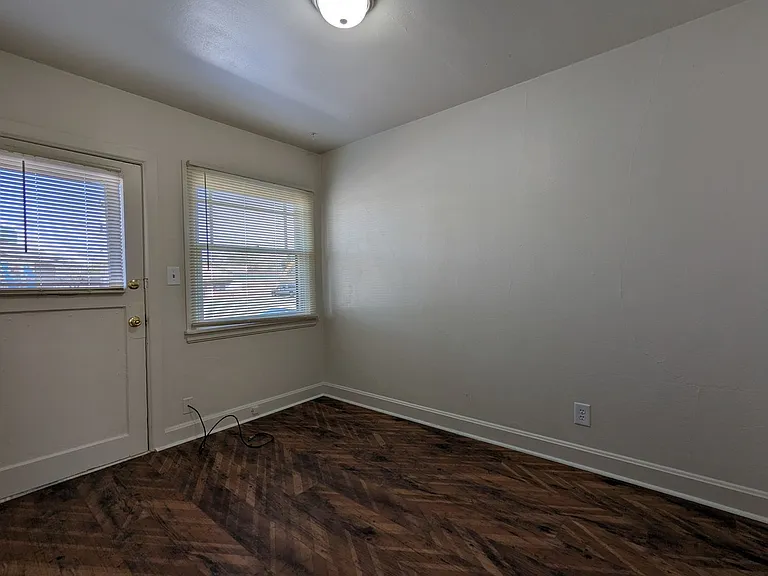 3787 Franklin Blvd #4 — Photo 3