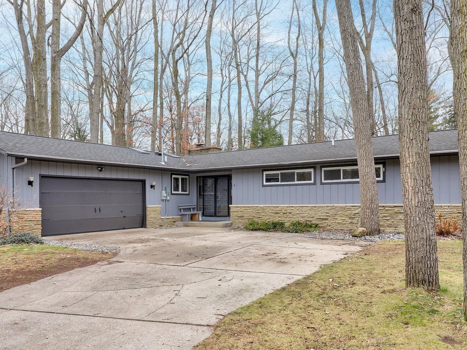 5 Iota Pl, Saginaw, MI 48638 Zillow