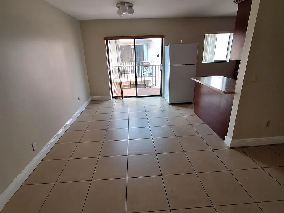 Formal kitchen next to the kitchen