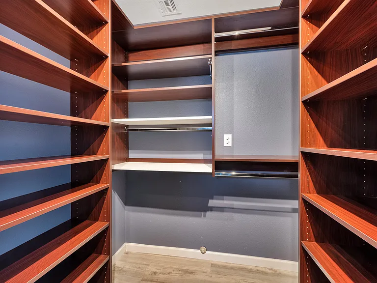 5049 Forest Oaks Dr — Photo 35