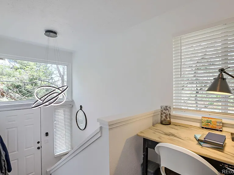 1190 Poplar Ave — Photo 8