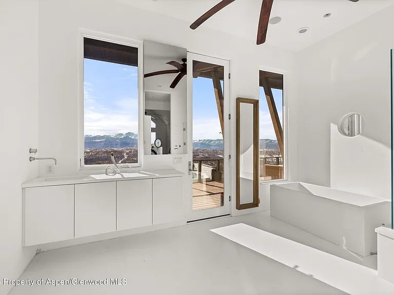 2103 Ten Peaks Mesa Rd — Photo 29
