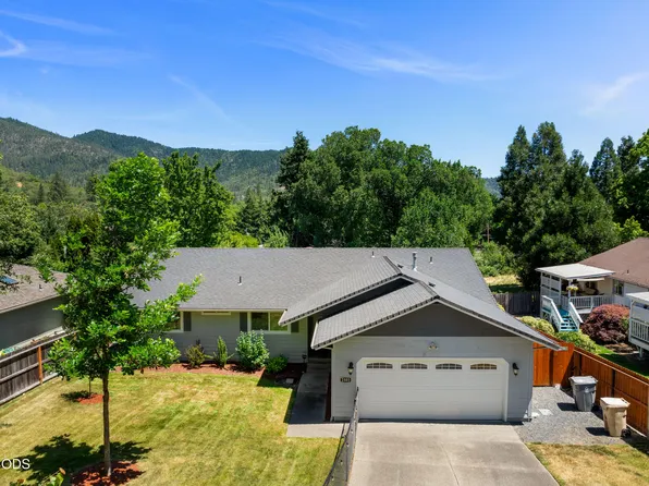 2503 NW Lassen Way, Grants Pass, OR 97526