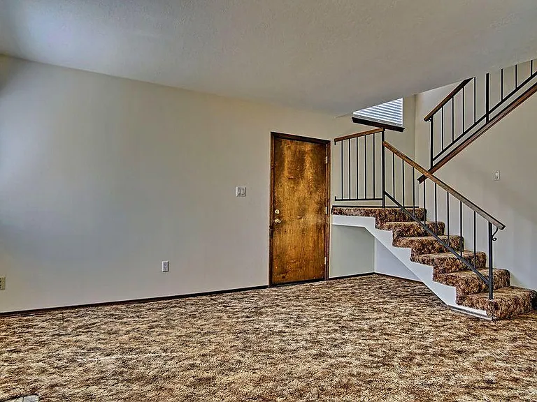 907 Nakomis Dr NE — Photo 9