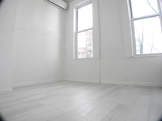 Rented by Beyond Property Group | media 17