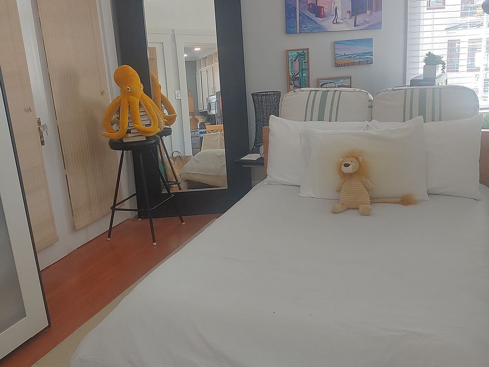 Full size bed