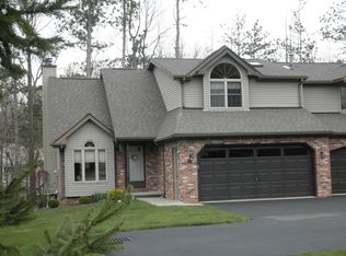6 In The Woods Ln, Buffalo, NY 14224