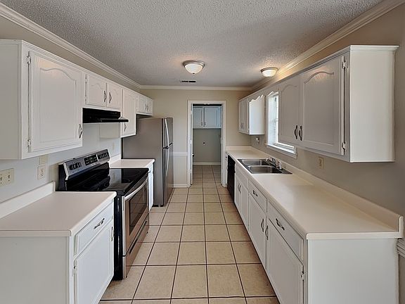 4th image of 5863 Pipers Green Ln
