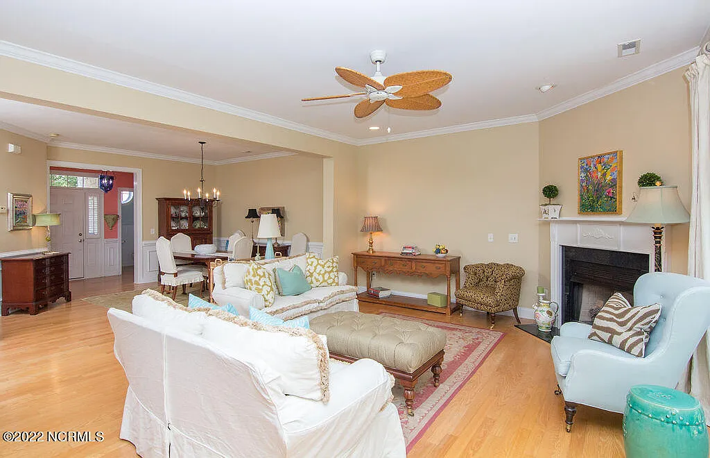 3 bed, 2.5 bath, $2,500 — Photo 4