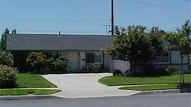 1st image of 734 Essex St
