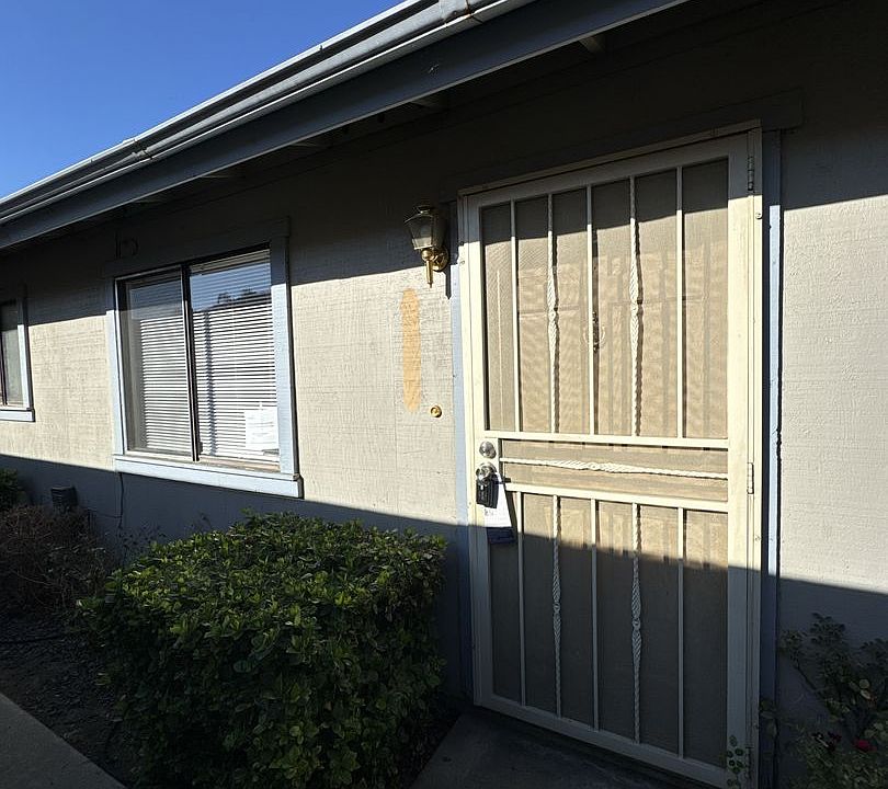 1st image of 2941 W Caldwell Ave #F