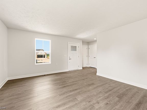5th image of 157 Potomac Dr