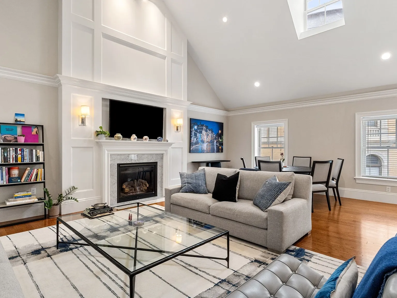 2 bed, 2.5 bath, 1680 sqft, $6,900 — Photo 3
