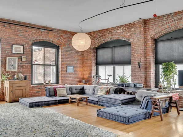 172 Green St #11, Boston, MA 02130