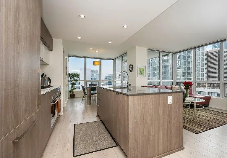 128 2nd St SW #808 — Photo 6