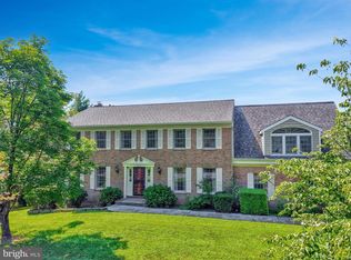 10915 Belgravia Ct, Great Falls, VA 22066