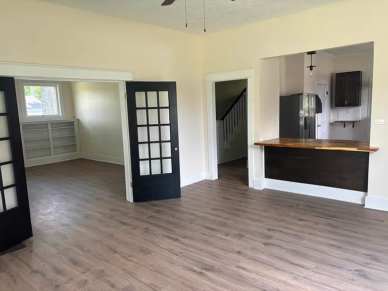 148 Magnolia Ave E — Photo 13