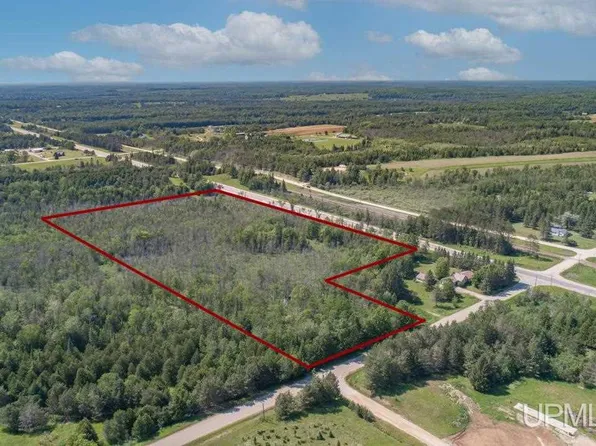 D 1 Rd, Wilson, MI 49896