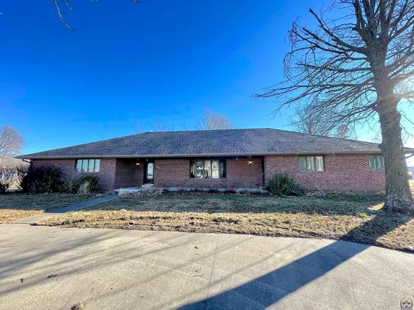 406 Noble Ave, Belvue, KS 66407