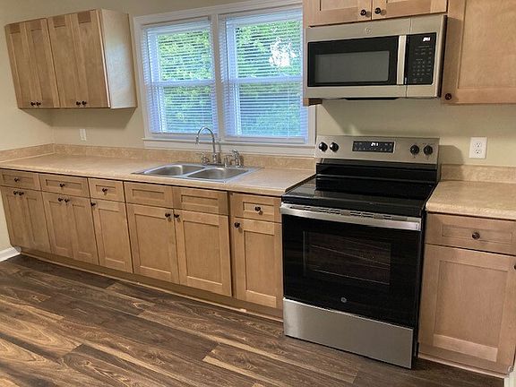 4th image of 1423 Carolina Ave