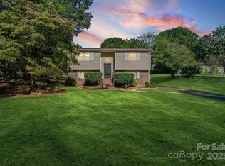 8619 Eaglewind Dr, Charlotte, NC 28212